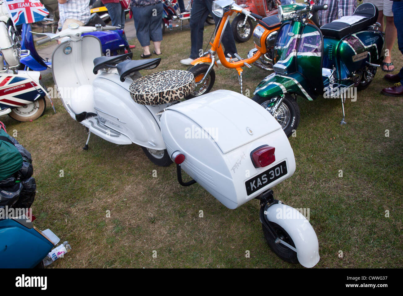 Maßgeschneiderte Lambretta Roller mit Anhänger Stockfoto