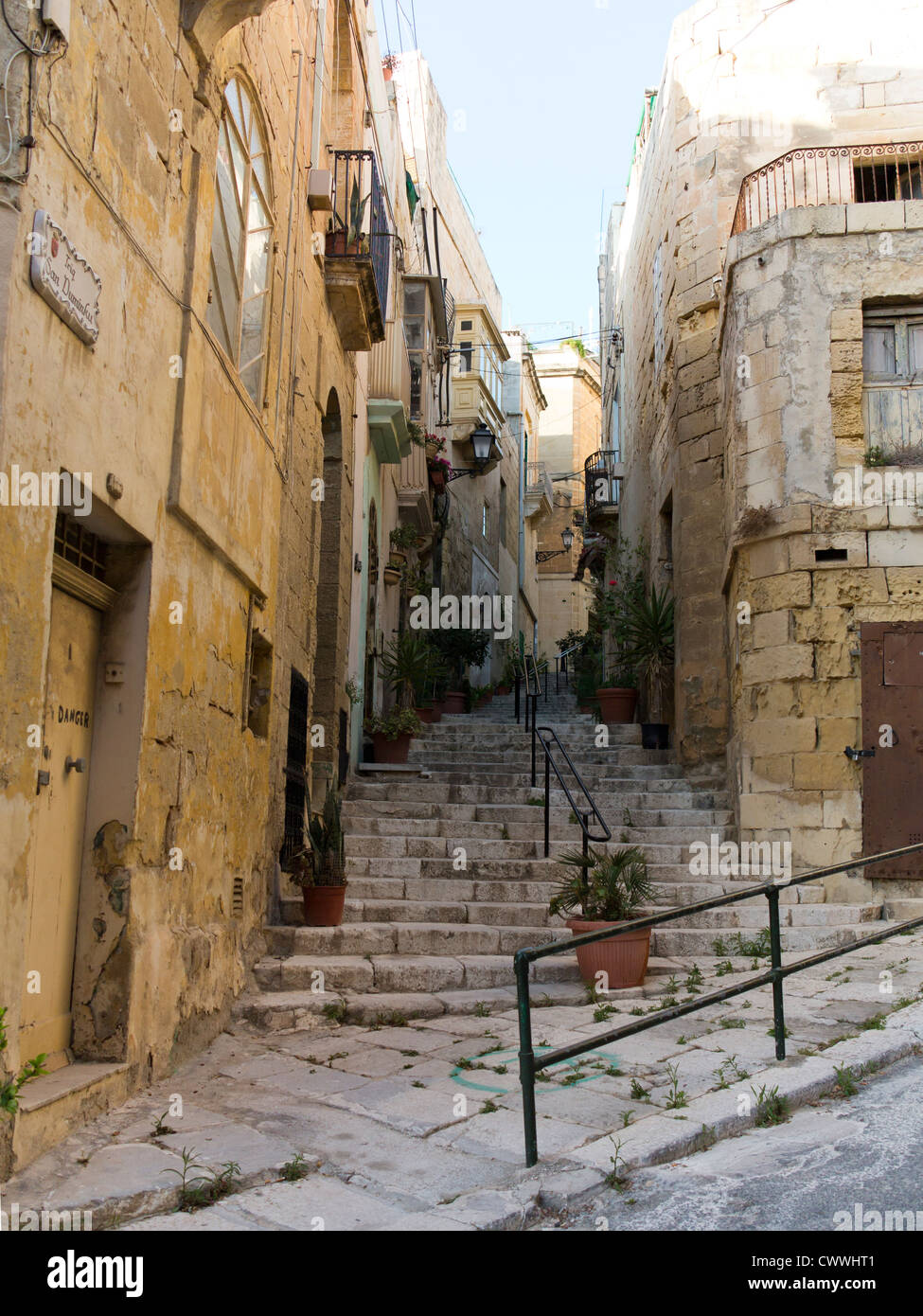 Maltesische Architektur, die auf den Straßen von Birgu, die Insel Malta, Mittelmeer Stockfoto