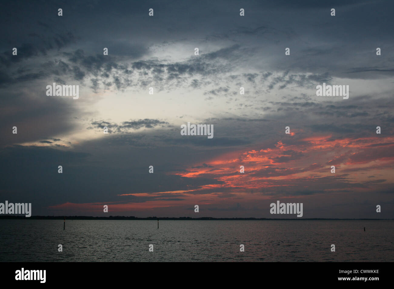Florida Intra coastal Waterway Sonnenuntergang bewölktem Himmel Bild Stockfoto