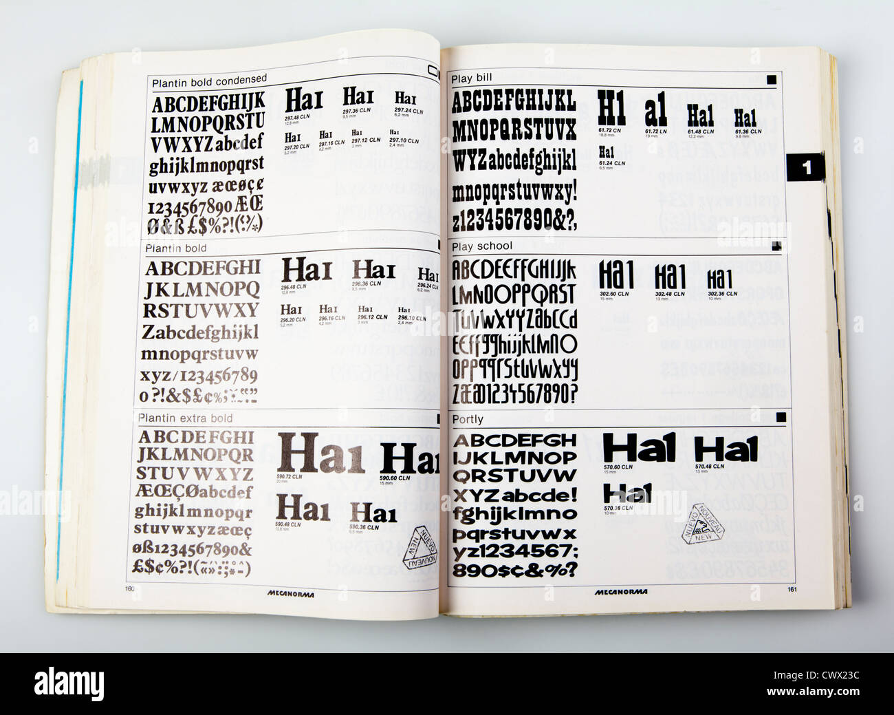 Alten Katalog mit Schriften von übertragbar Schriftzug wie Letraset, 20. Jahrhundert, Deutschland Stockfoto