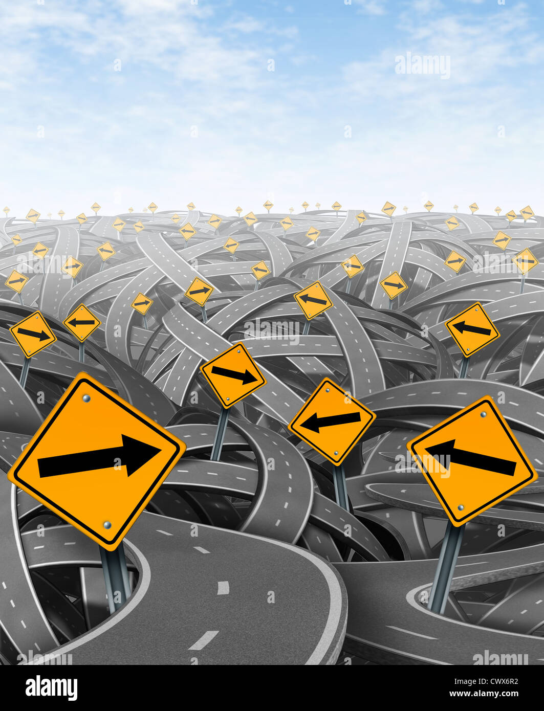Lösungen und Strategie mit Ziele und strategische Entscheidung für den richtigen strategischen Weg für das Geschäft mit gelben Verkehrszeichen mit Pfeilen Reise verschlungenen Straßen und Autobahnen in Richtung verwirrt. Stockfoto