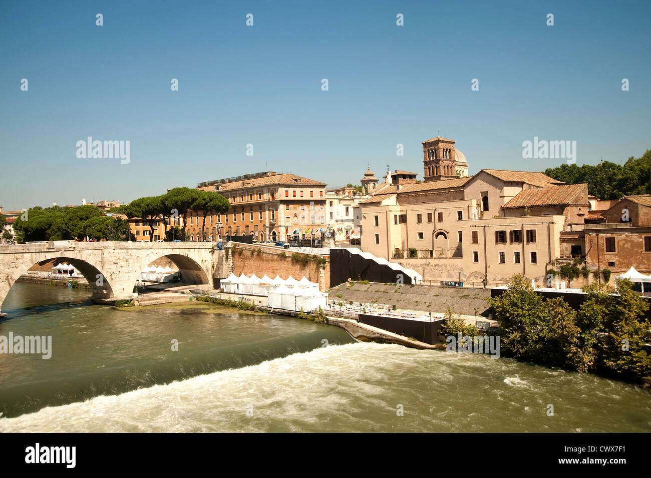 Rom, Italien - Blick auf die Isola Tiberina Stockfoto
