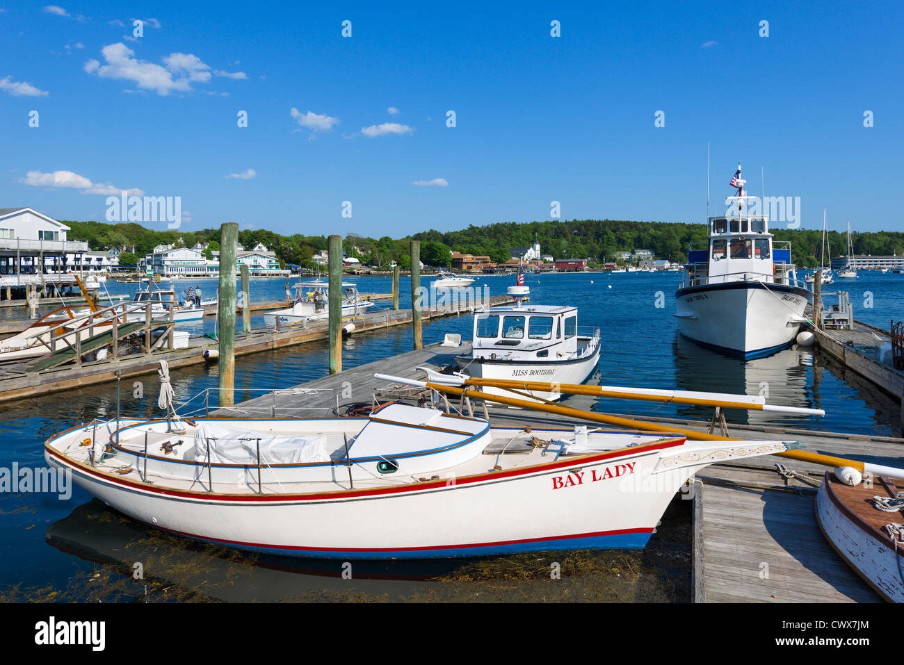 Boote im Hafen, Boothbay Harbor, Lincoln County, Maine, USA Stockfoto