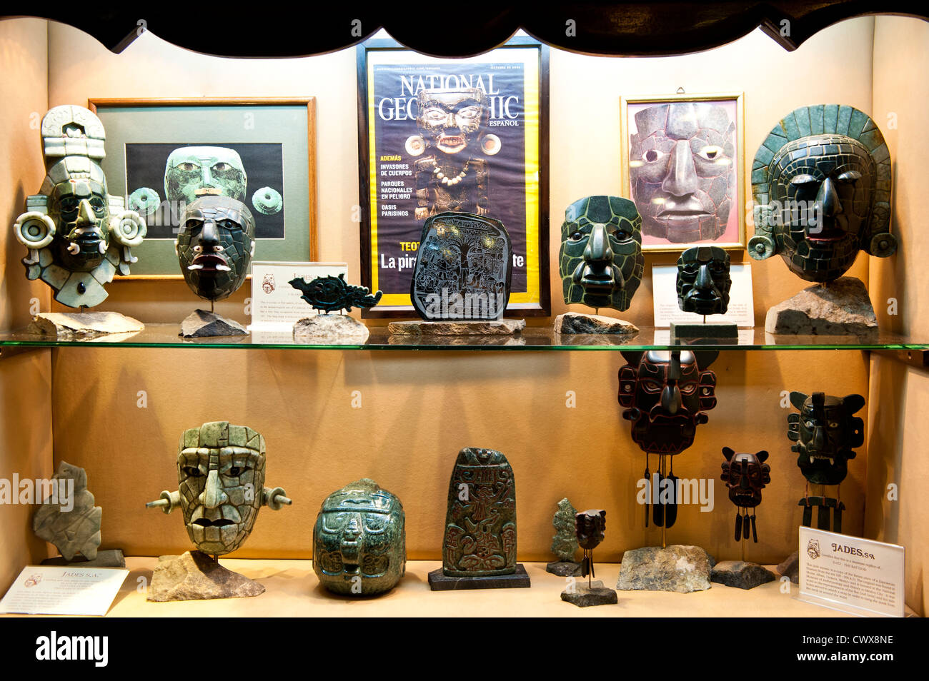 Jade Skulpturen Museum Antigua, Guatemala, Mittelamerika, Casa del Jade und Jade House Factory. Stockfoto