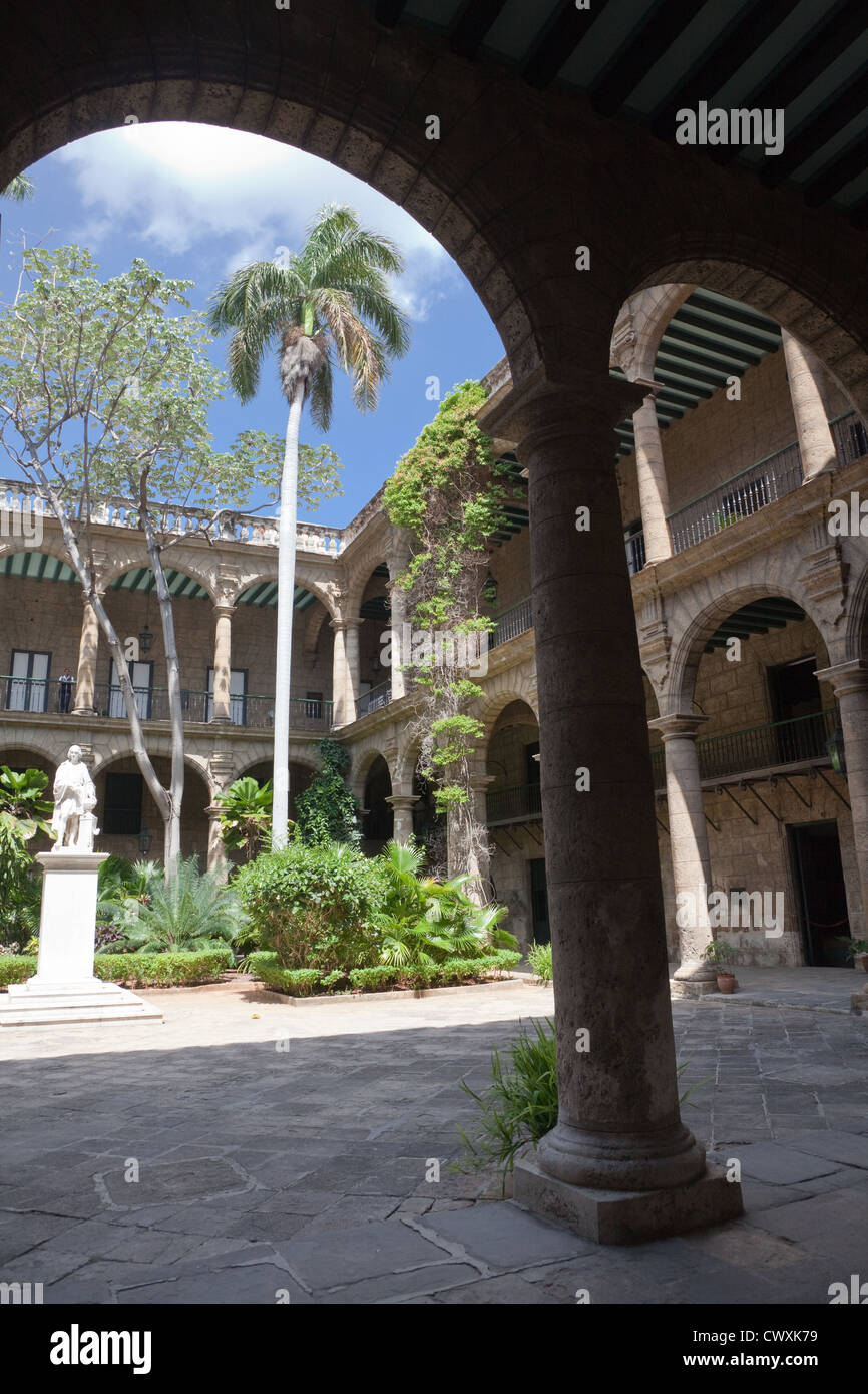 Gerade in der Nähe von Plaza de Armas ist ehemaligen Amtssitz des Präsidenten heute das Museum der Stadt von Havanna. Stockfoto