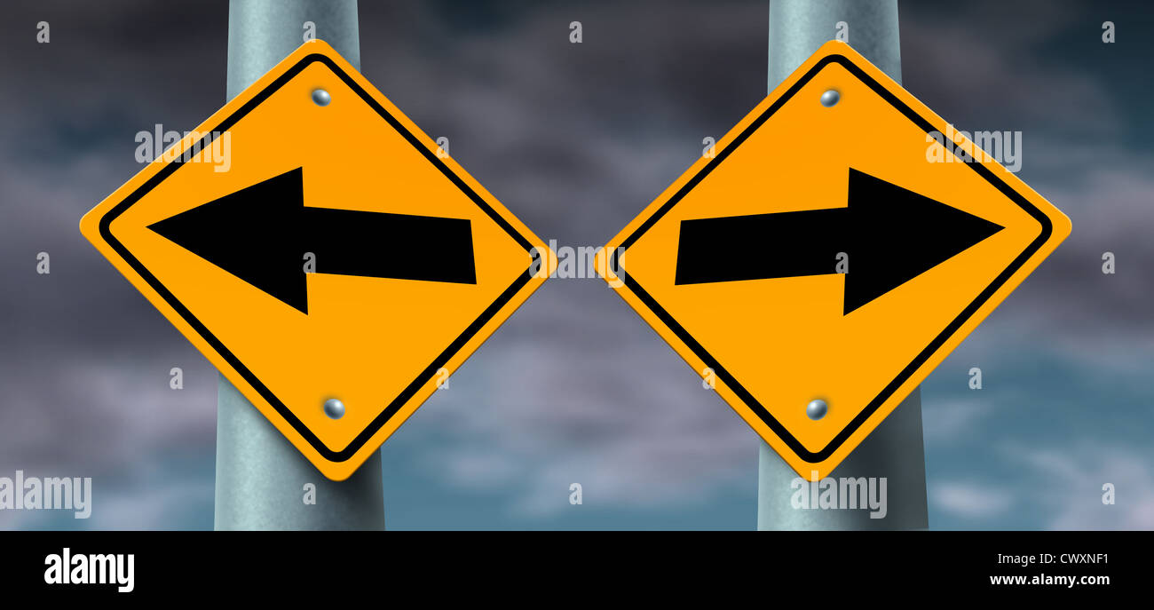Wahl und Entscheidungen Verkehrszeichen als gelbe Warnung Autobahn Beschilderung mit zwei Pfeilen, die in entgegengesetzte Richtung als ein Dilemma-Symbol Stockfoto