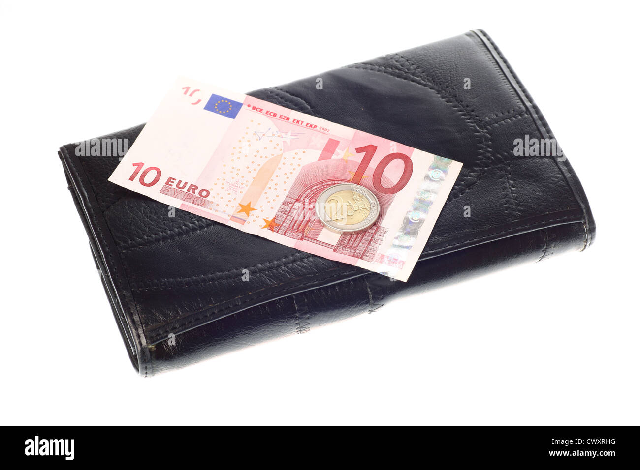 schwarze Handtasche und Euro Cash isoliert auf weißem Hintergrund Stockfoto