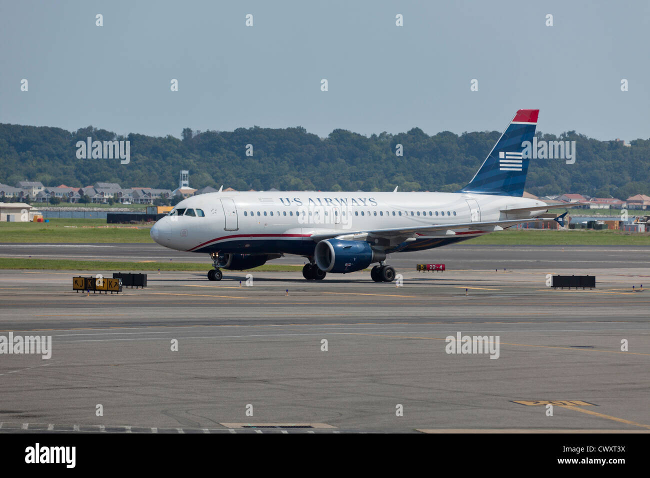 US Airways Pendler Jet auf dem Laufsteg Stockfoto