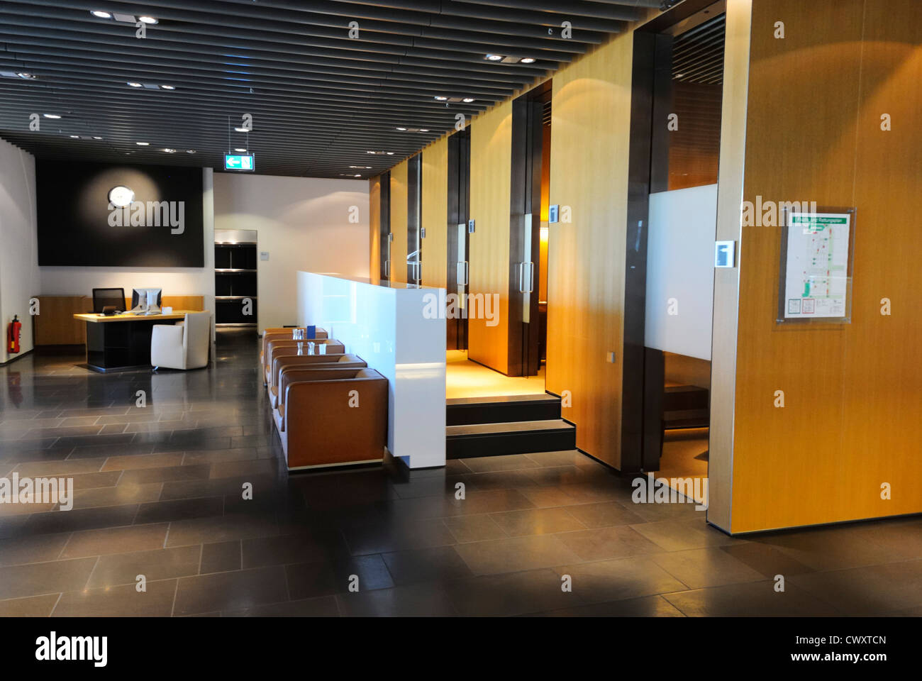 Private Arbeitsplätze in der Lufthansa First Class Lounge (FCL), Frankfurt Deutschland DE Stockfoto