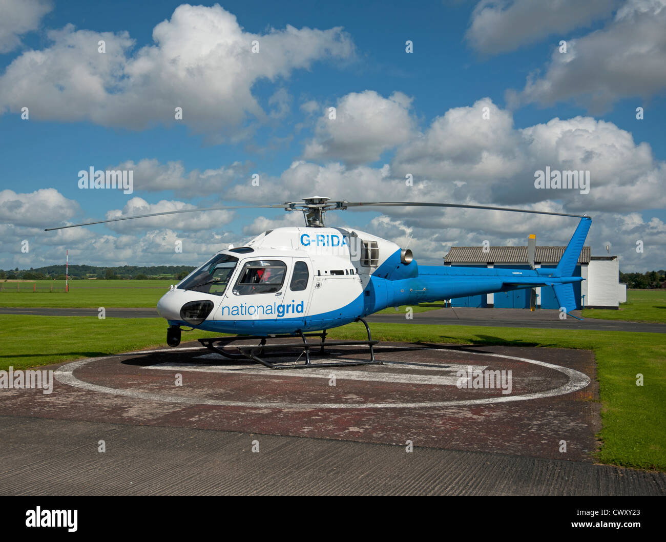 Eurocopter AS 355NP Ecureuil 2 Hubschrauber von National Grid Elektrizität Getriebe PLC SCO 8368 betrieben Stockfoto