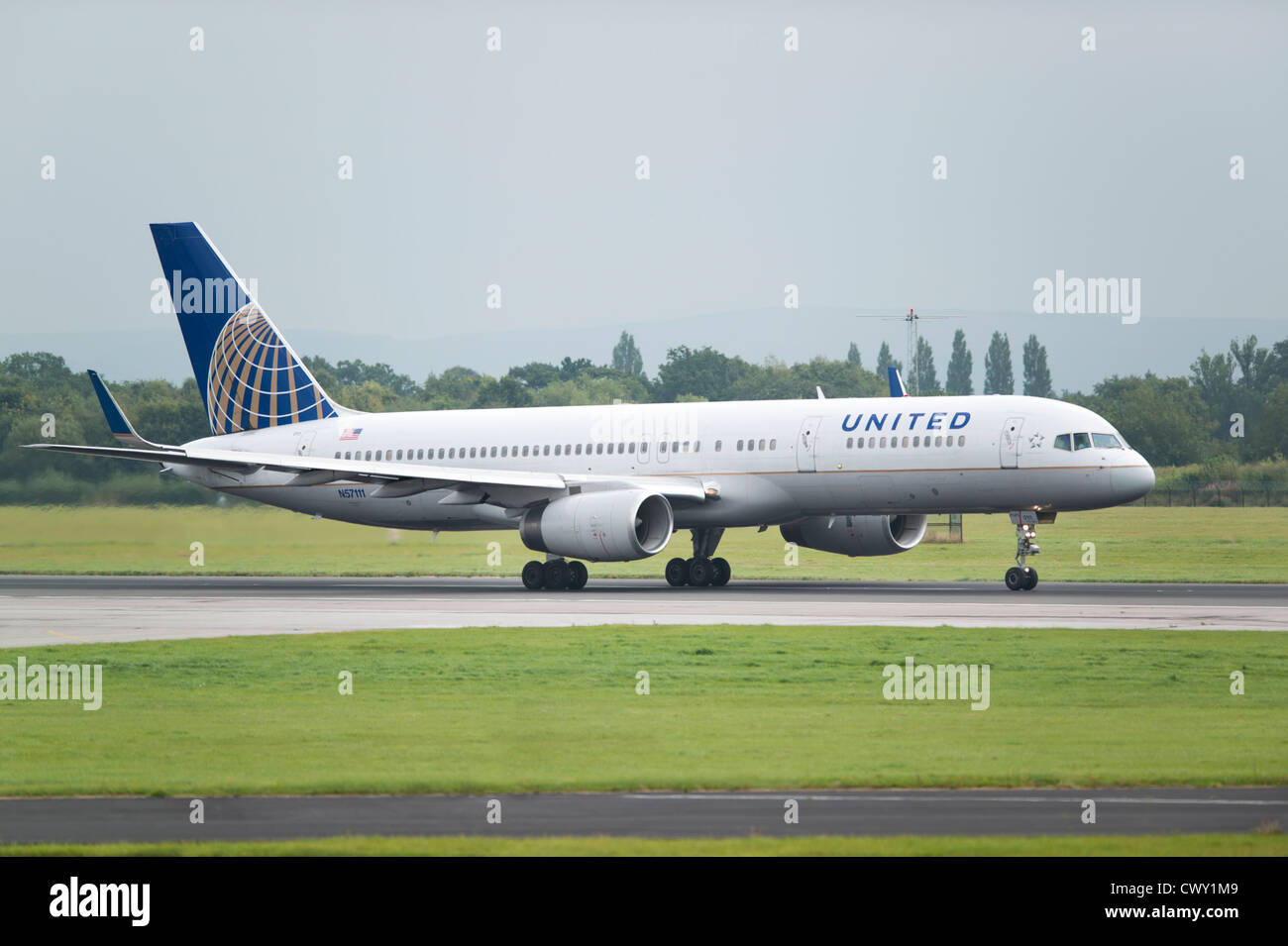 Ein United Airlines Boeing 757 etwa abzunehmen aus Manchester International Airport (nur zur redaktionellen Verwendung) Stockfoto