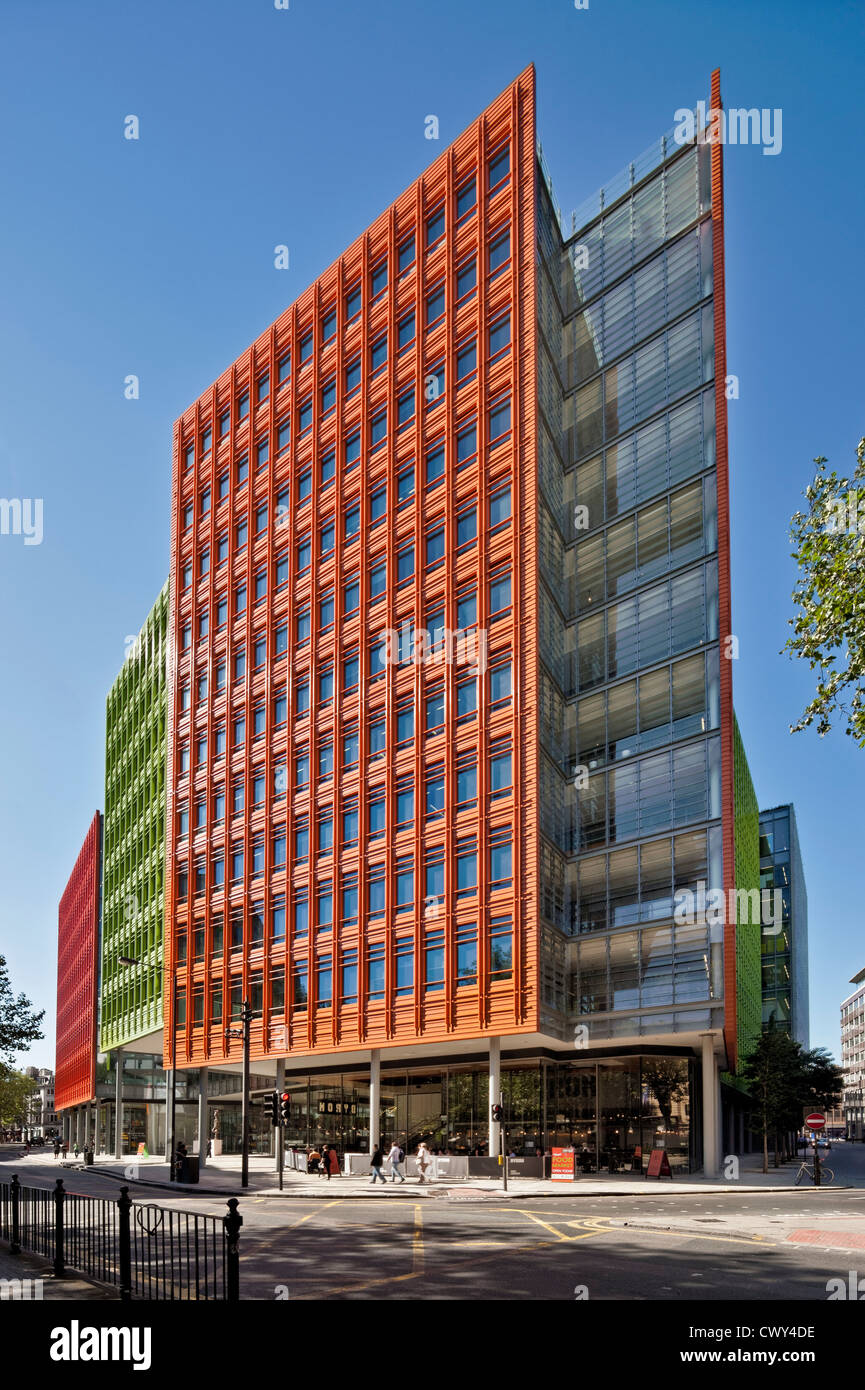 Central Saint Giles ist eine Mischnutzung im Zentrum von London von dem italienischen Architekten Renzo Piano entworfen Stockfoto