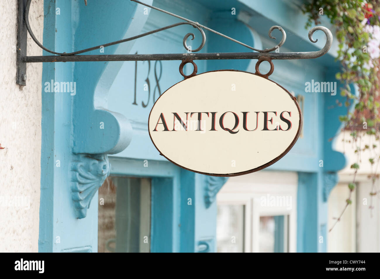 Antiquitäten shop Zeichen. Honiton Devon England. Stockfoto