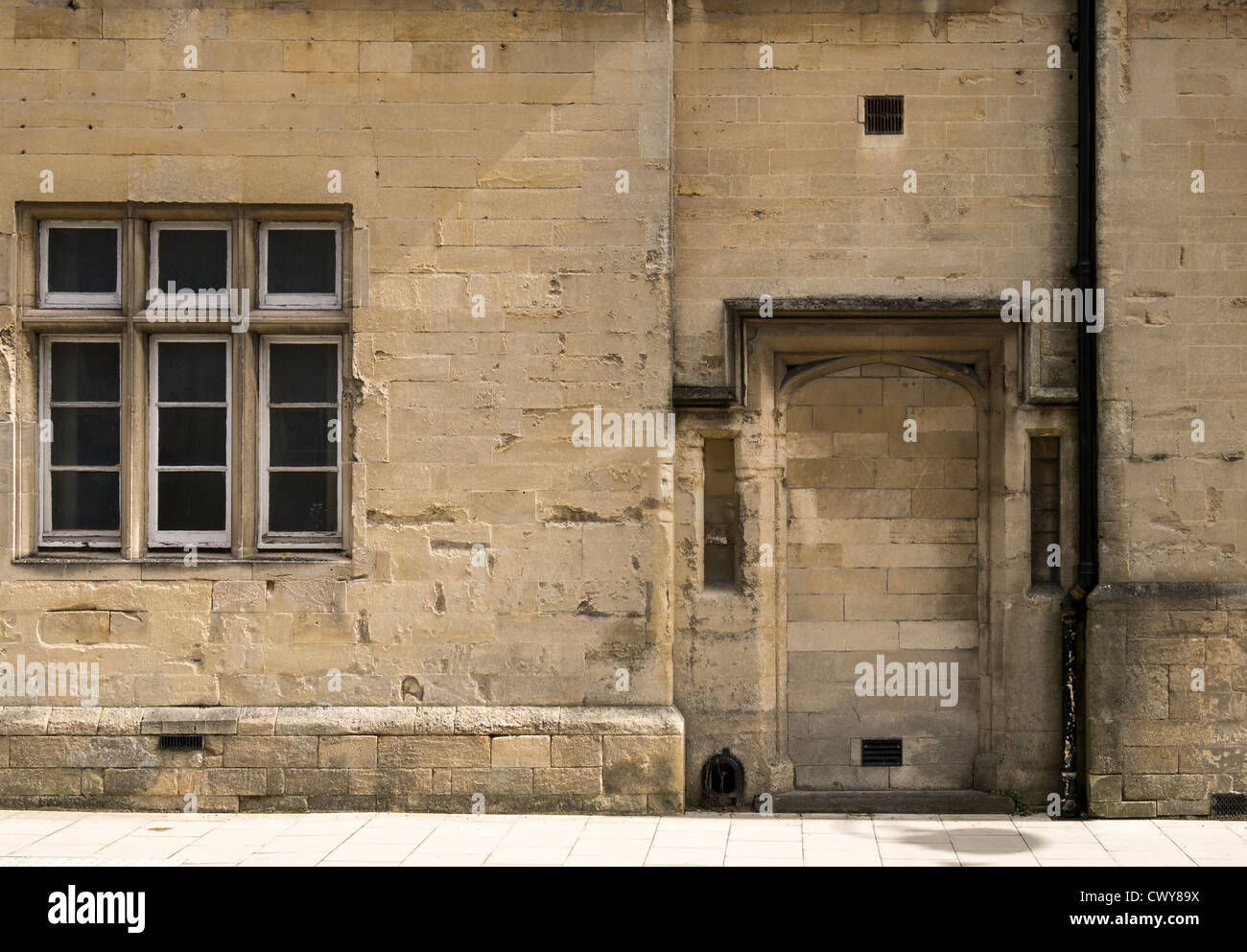Eine Tür zugemauert-Up in Jura-Kalkstein bei Devizes, Wiltshire Stockfoto