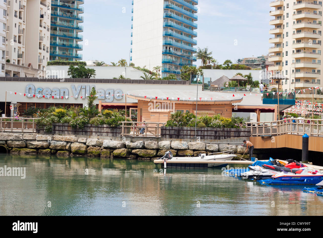 Foto von Ocean Village in Gibraltar. Stockfoto