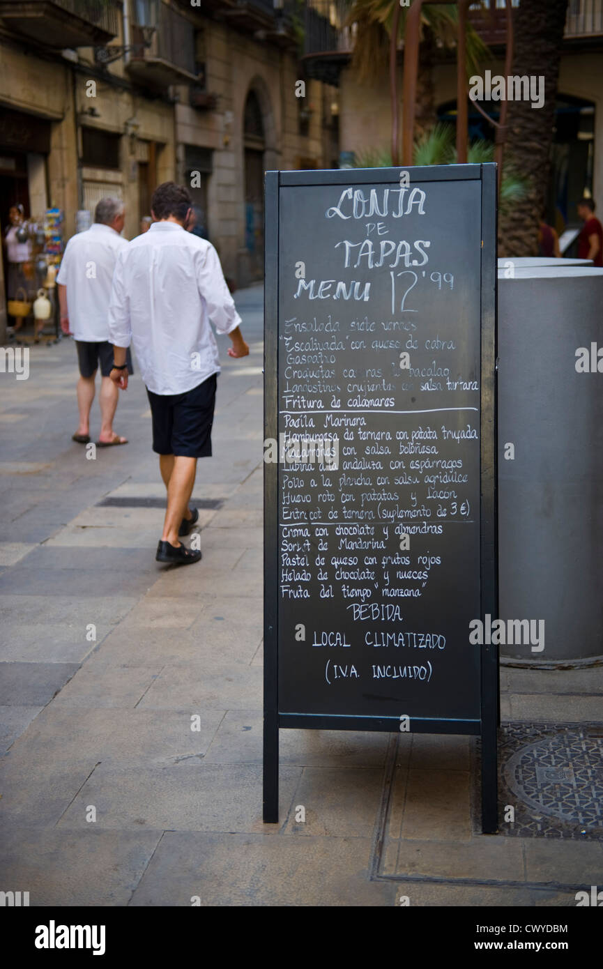 Tapasbar in Barcelona, Katalonien, Spanien, ES im Freien zu unterzeichnen Stockfoto