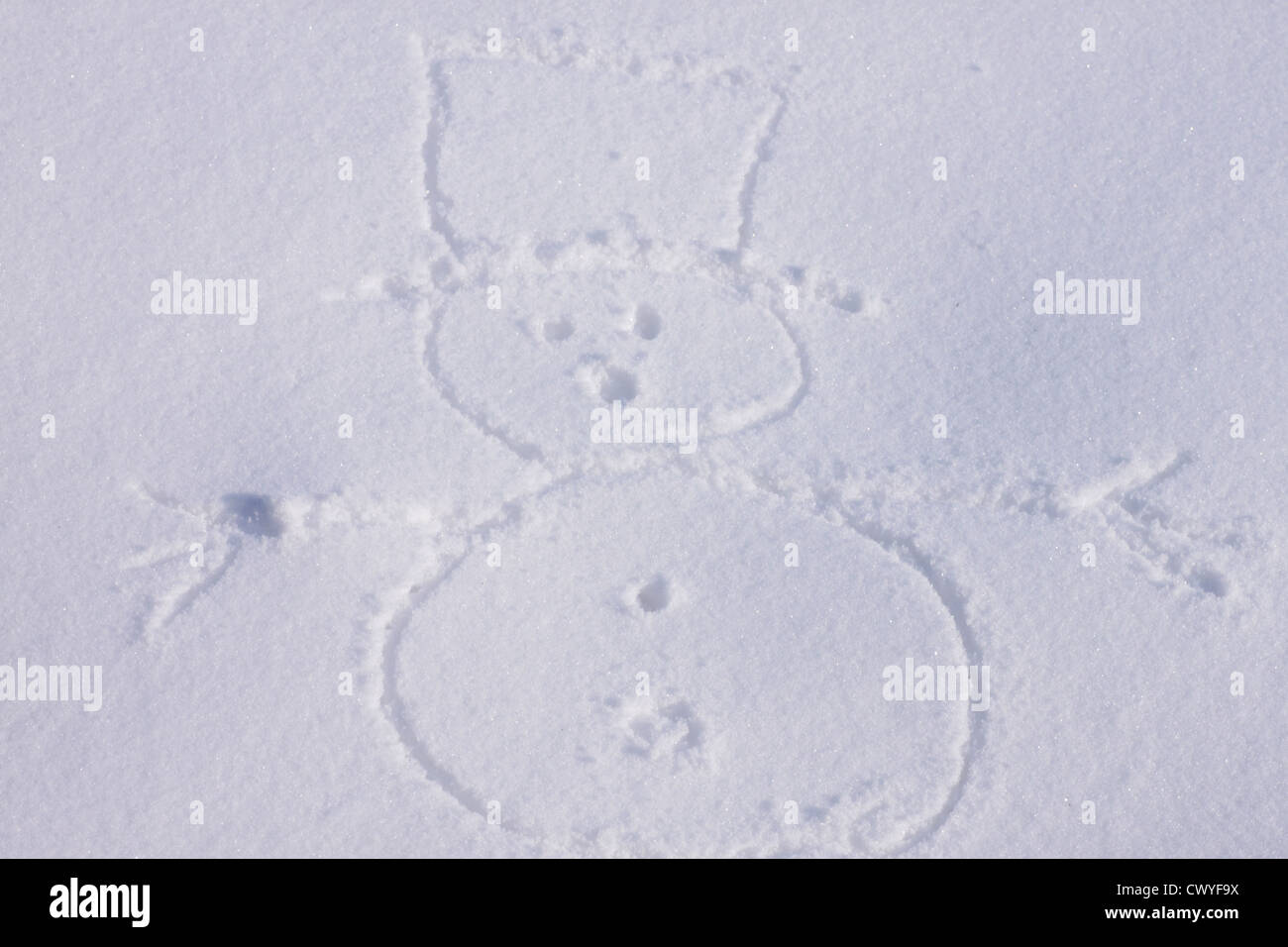 Schneemann auf dem Schnee gezeichnet Stockfoto
