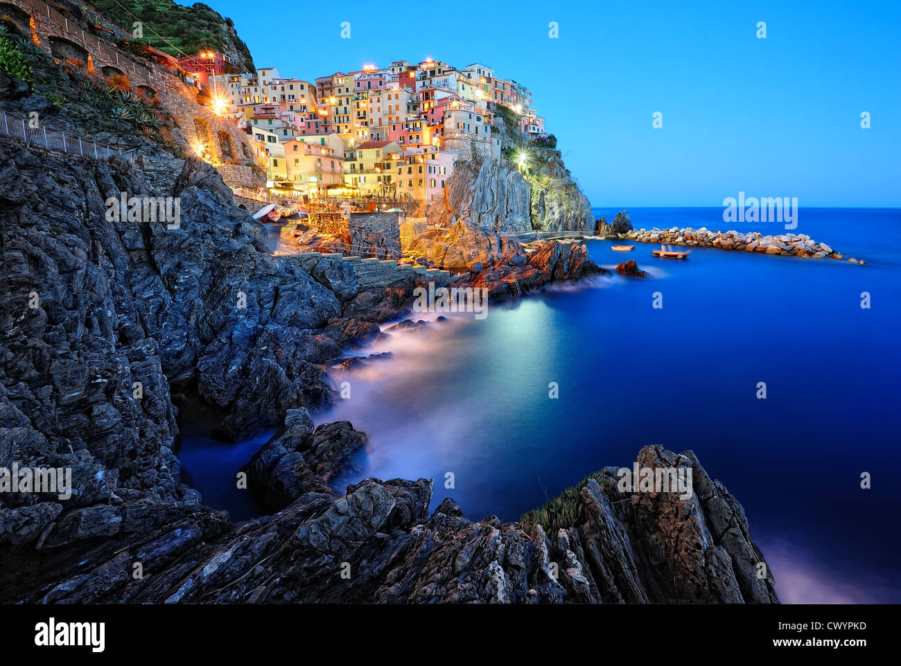 Abend in Manarola, ein schönes Dorf im Nationalpark der Cinque Terre, Italien Stockfoto