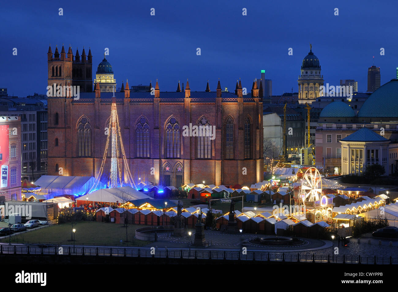 Weihnachtsmarkt am Opernpalais, Friedrichwerderscher Kirche, Berlin