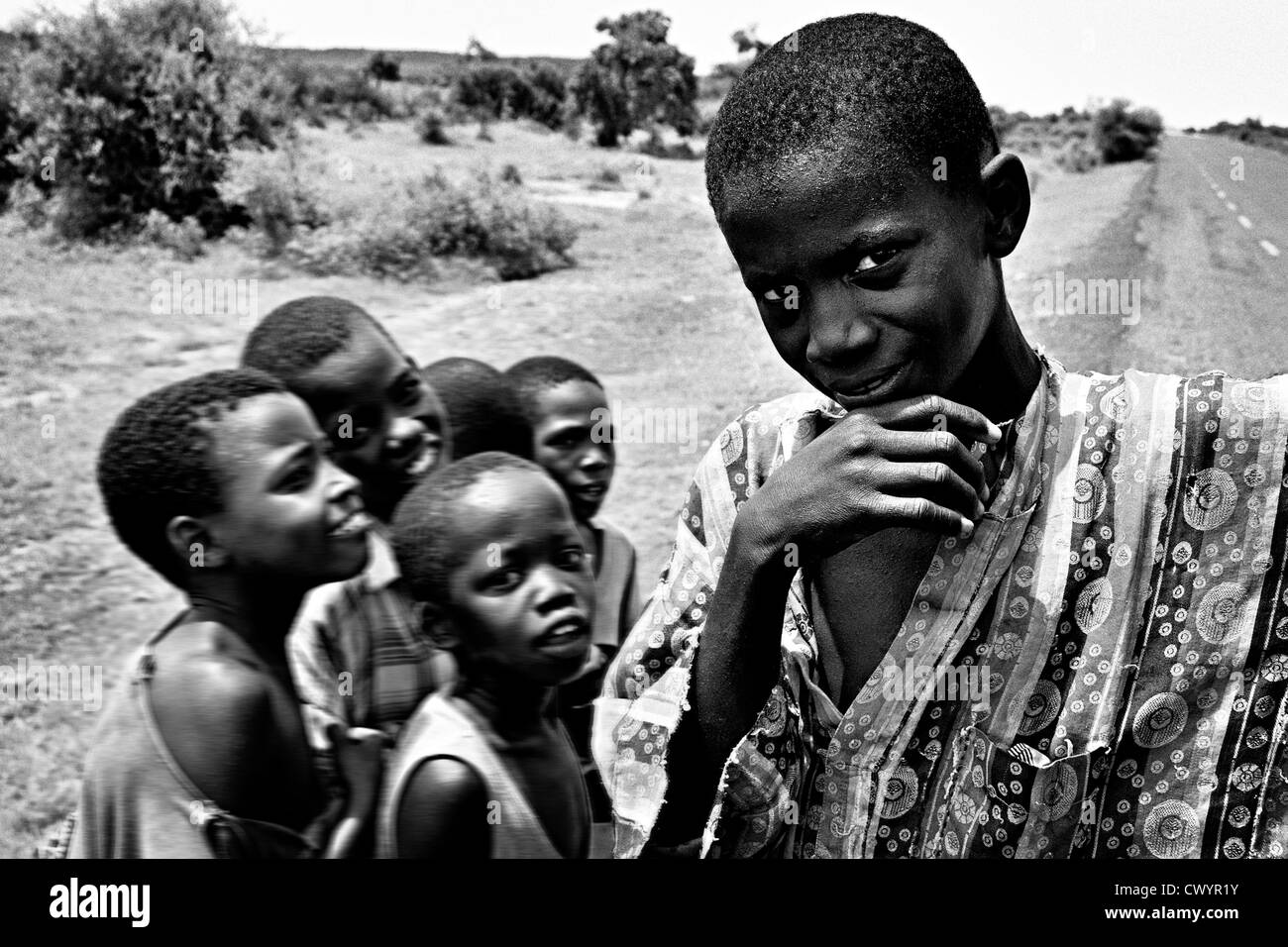Gruppenbild der Dorfkinder. Mali Stockfoto
