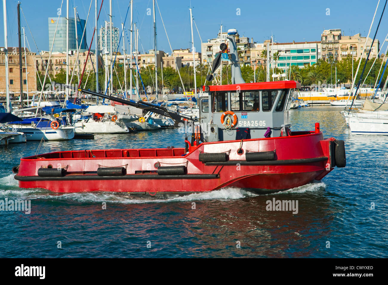 Kleine Schlepper im Hafen von Port Vell Barcelona Katalonien Spanien ES Stockfoto