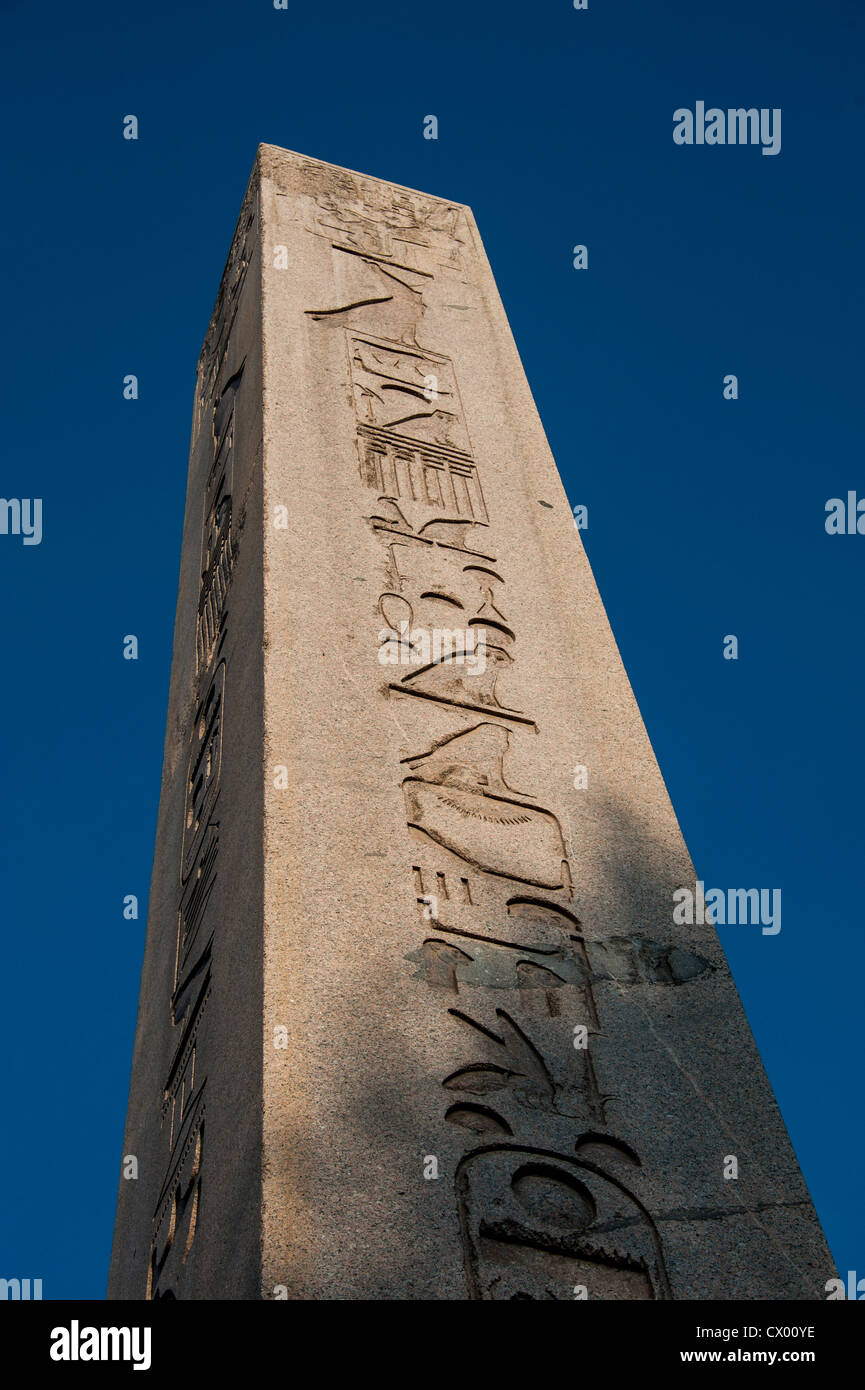 Der ägyptische Obelisk auf dem Hippodrom-Platz in Istanbul Türkei Stockfoto