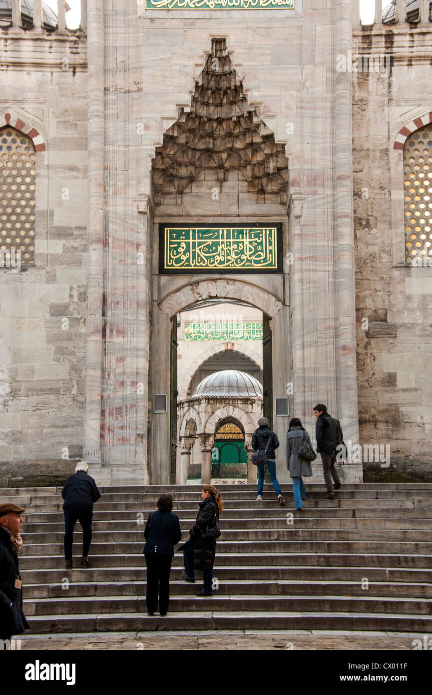 Eingang für das Publikum, die blaue Moschee in Istanbul Türkei Stockfoto