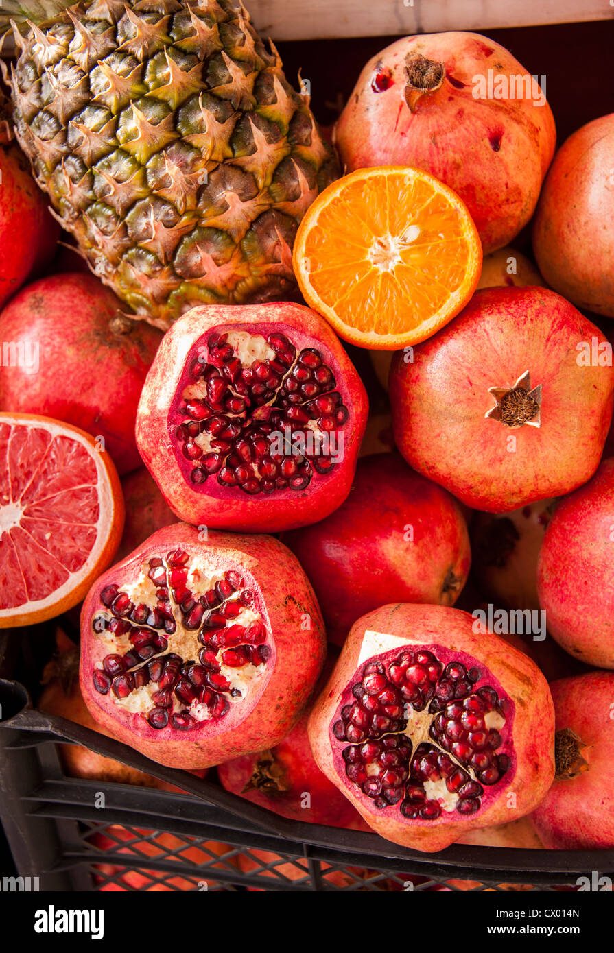 Obst für gepressten Fruchtsaft auf den Verkauf in einem Stand außerhalb Aya Sofya in Istanbul Türkei Stockfoto