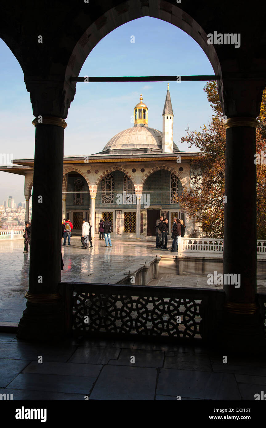 Außenseite des Bagdad Köskü im Topkapi Palast in Istanbul Türkei Stockfoto