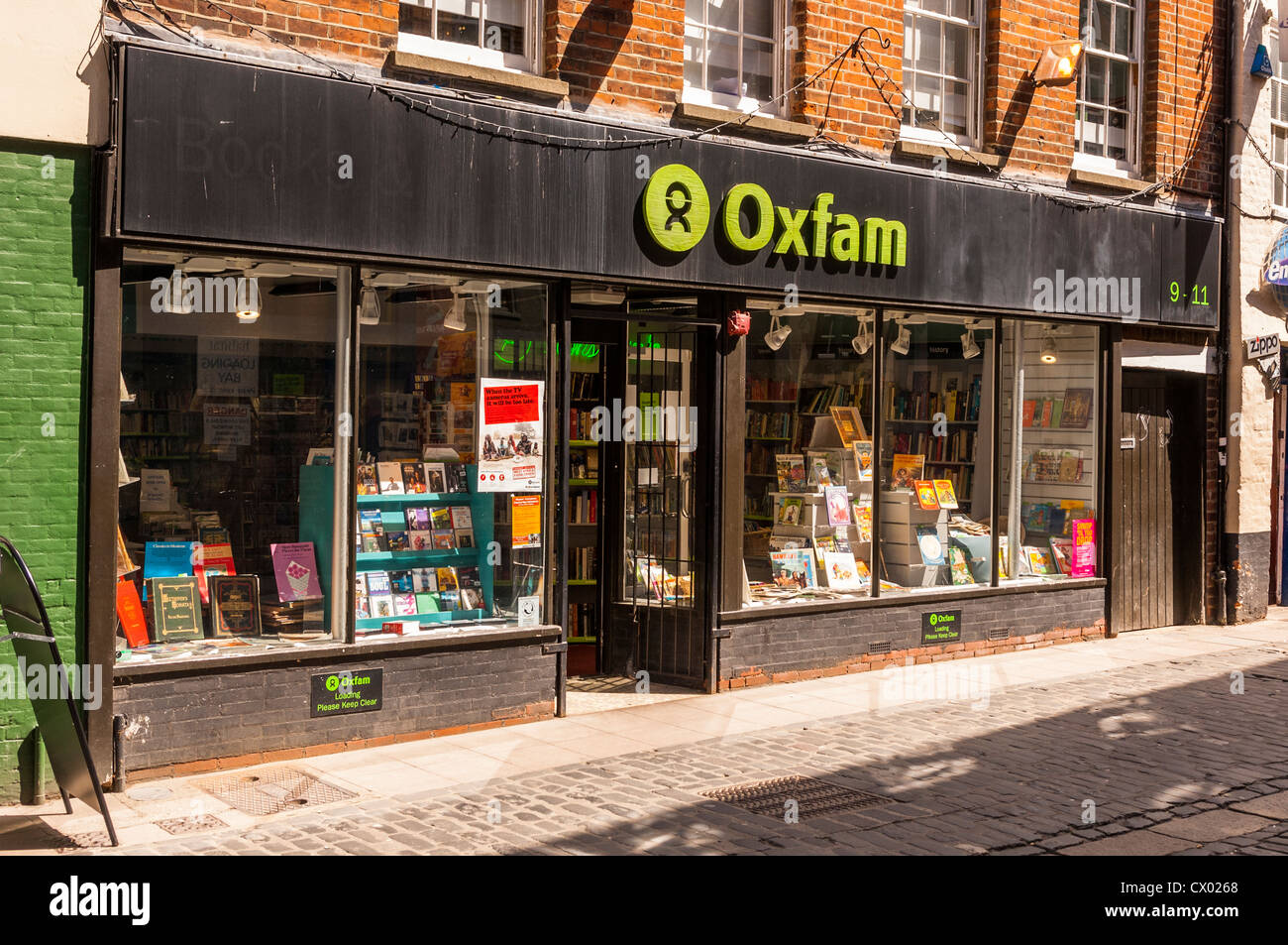 Die Oxfam-Charity-Shop speichern in Norwich, Norfolk, England, Großbritannien, Uk Stockfoto