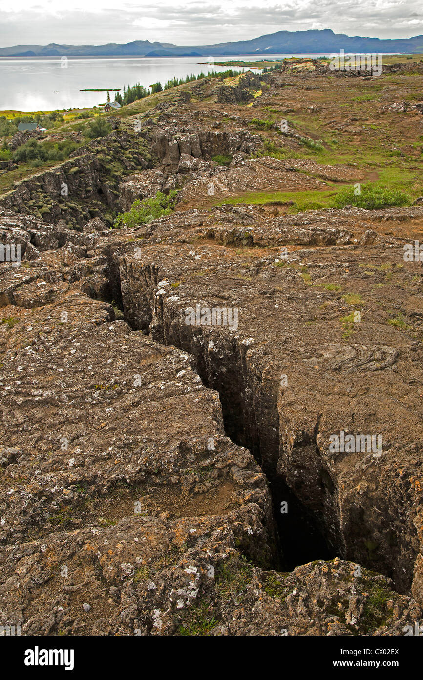 Ein Kontinentaldrift Riss zwischen der nordamerikanischen und der euroasiatischen tektonischen Platten, Nationalpark Þingvellir, Island Stockfoto