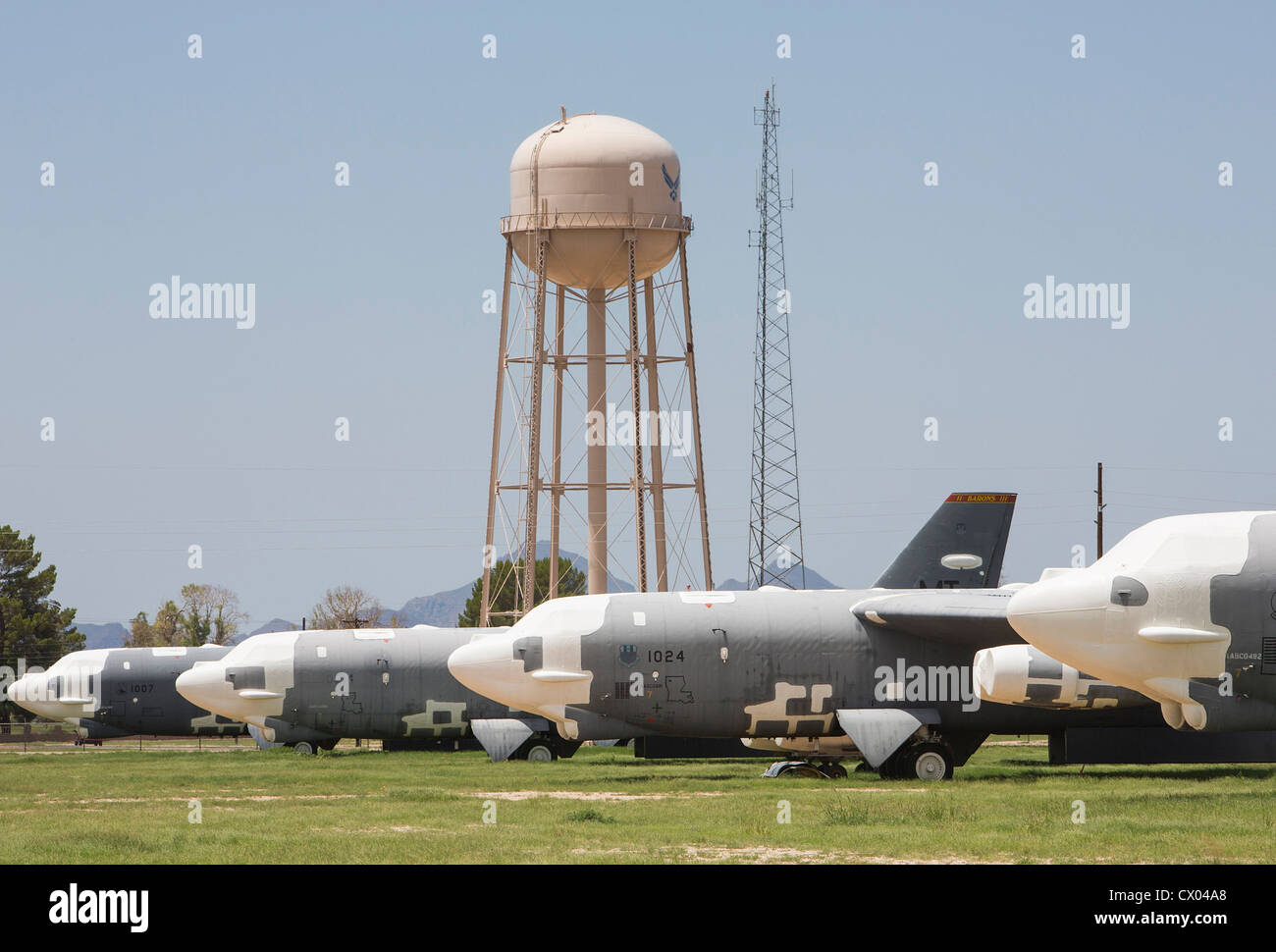 B-52 Stratofortress Flugzeuge in der Lagerung bei der 309. Aerospace Maintenance and Regeneration Group an Davis-Monthan AFB. Stockfoto
