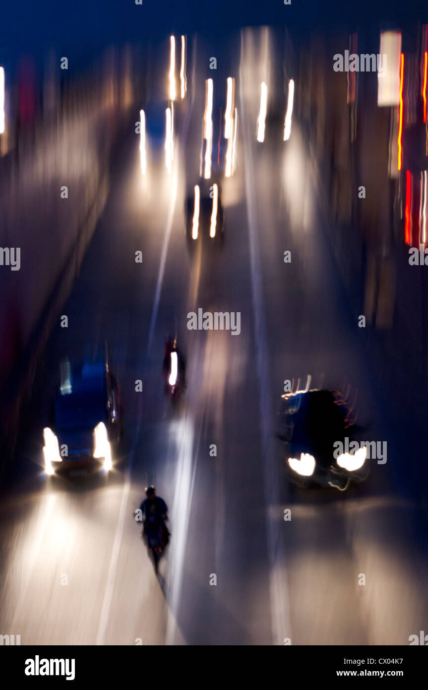für Verkehr oder auf der Straße das Sicherheitskonzept in der Nacht. Stockfoto