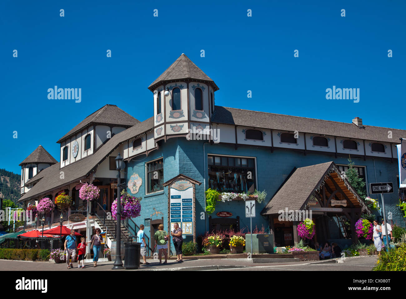 Gesamtansicht der Bayerischen Architektur in Leavenworth, Washington, USA. Stockfoto