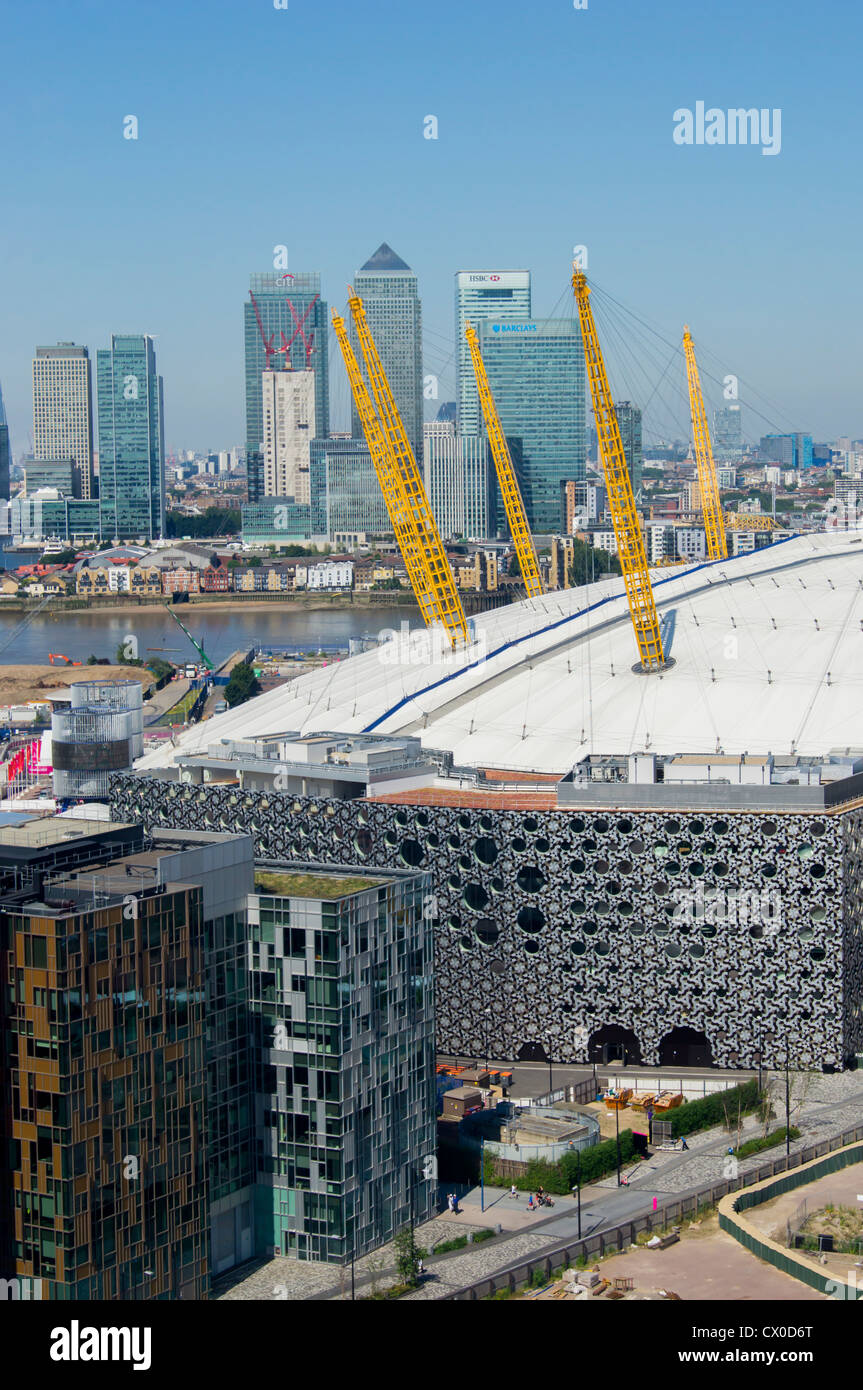 UK-London mit O2 Arena und Canary Wharf aus großer Höhe Stockfoto