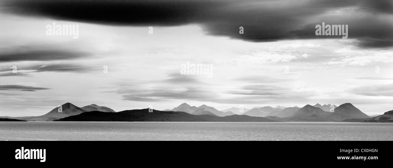 Schwarz und weiß aus Milltown über Skye, Schottland Applescross Stockfoto