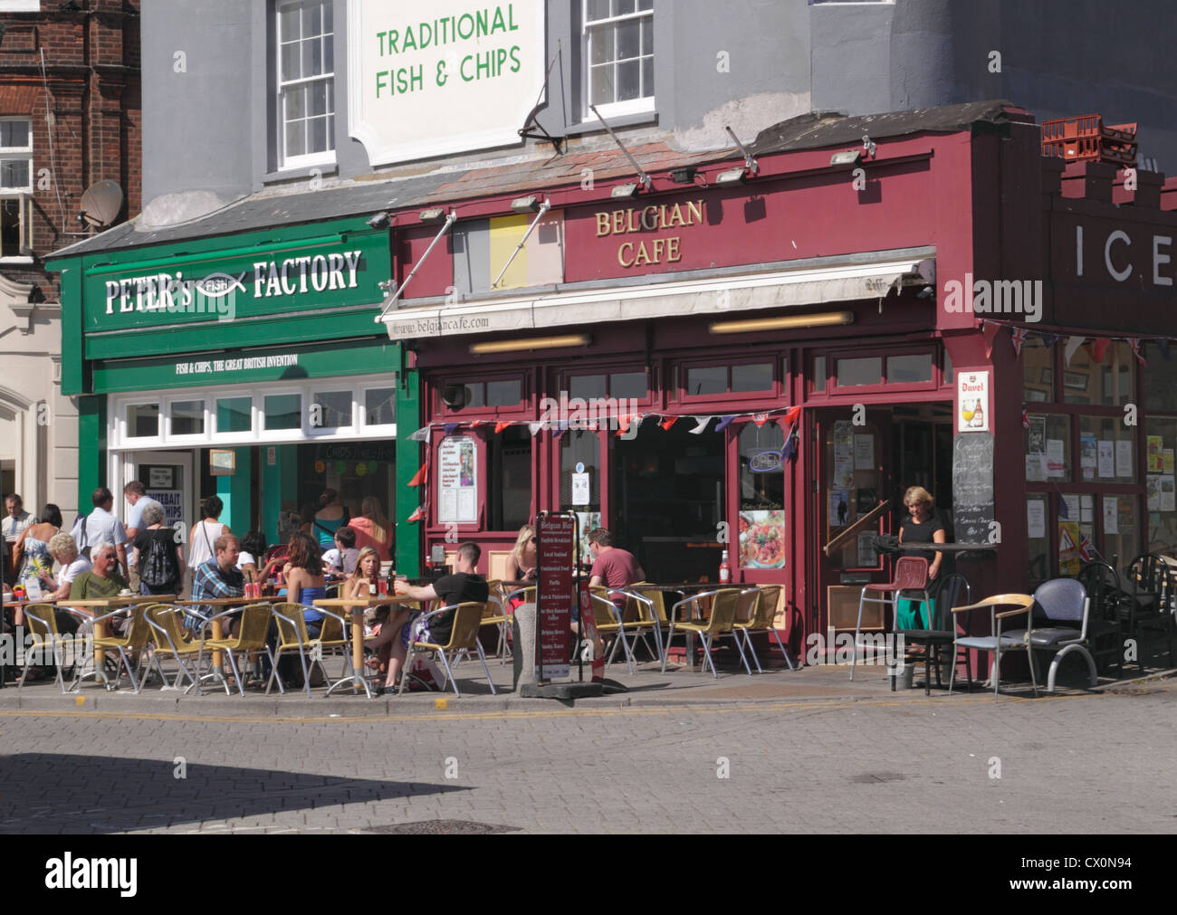 Peter Fischfabrik und belgischen Cafe am Hafen Parade Ramsgate Kent Stockfoto