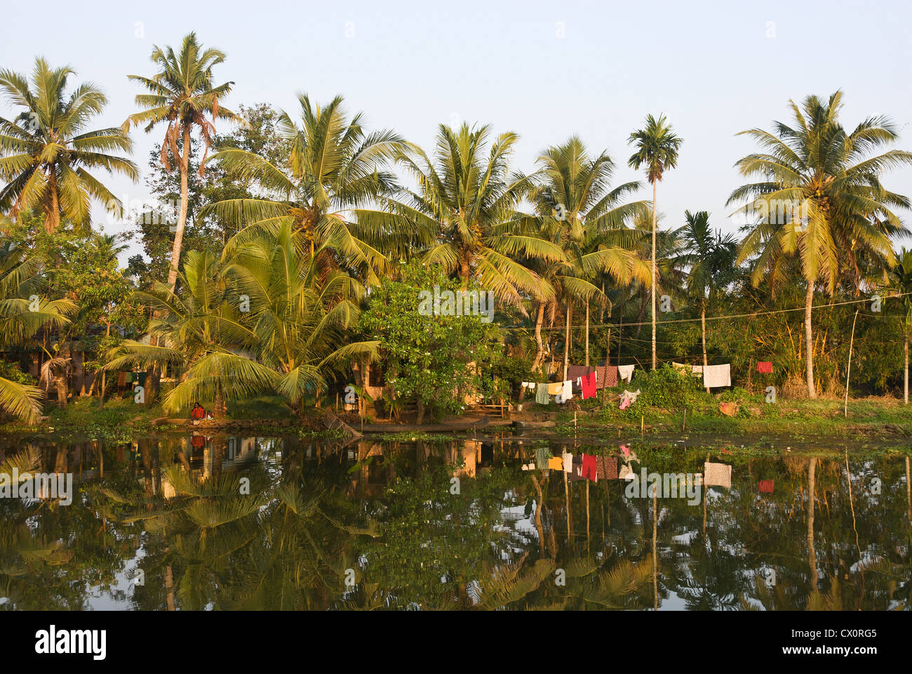 Elk201-3230 Indien, Kerala, Kottayam, Backwaters Kanal, Haus Stockfoto