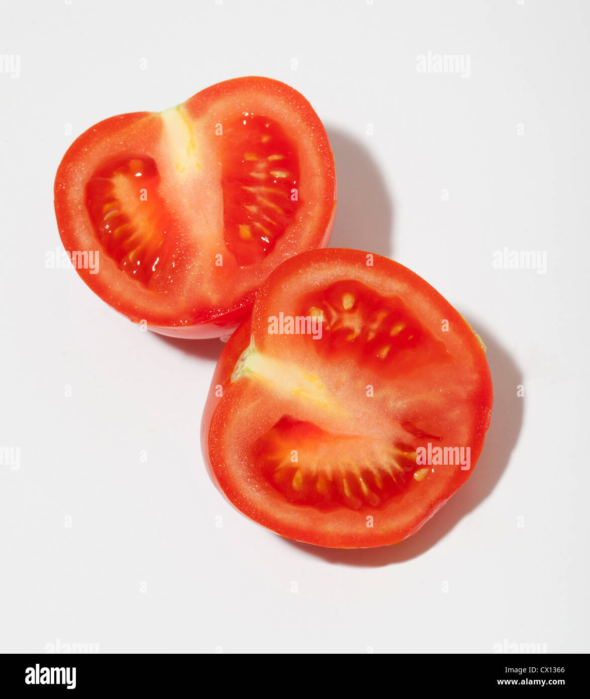 Zwei Tomaten Hälften Stockfoto