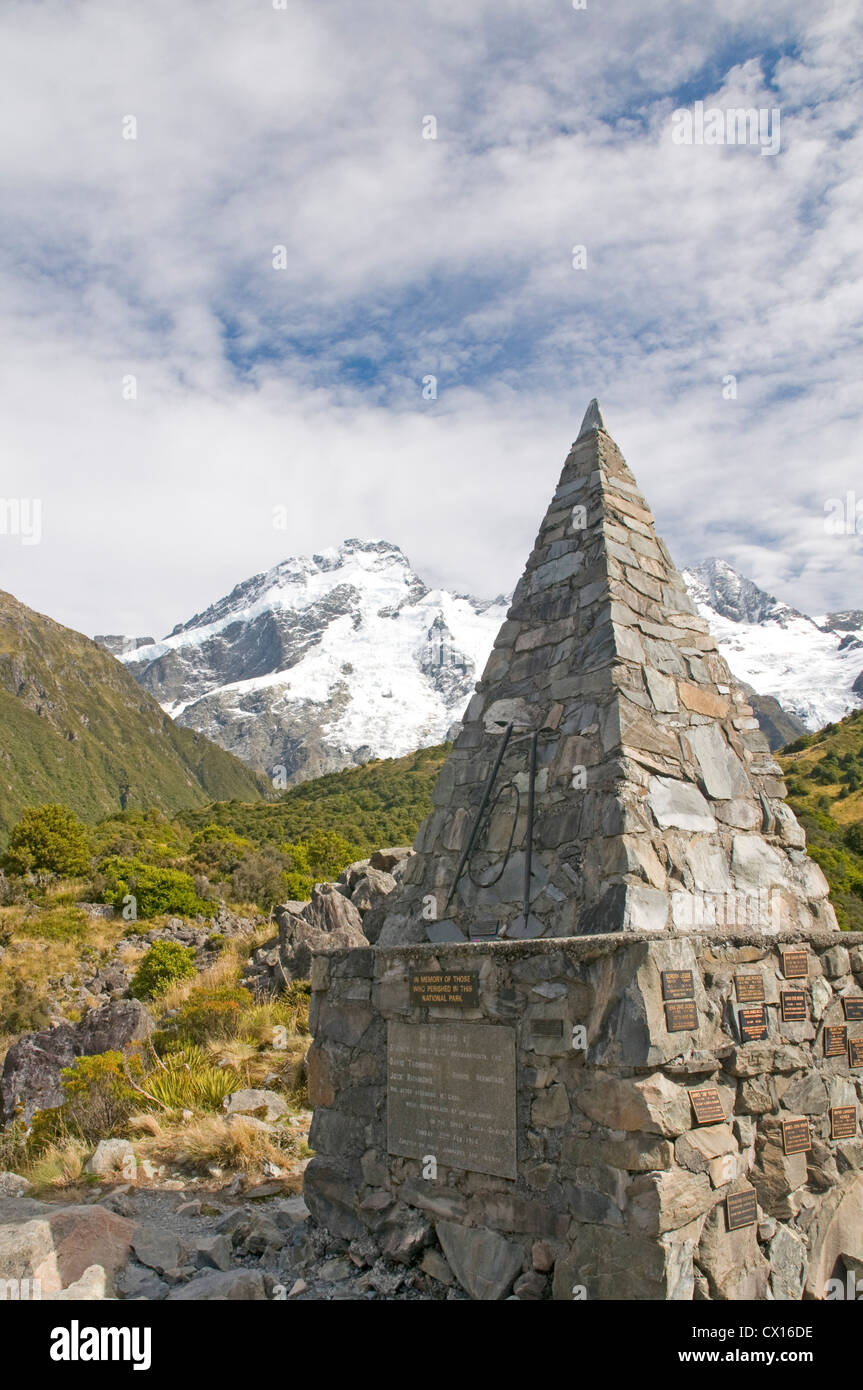 Denkmal für Kletterer, die ihr Leben im Mount Cook National Park in der Nähe von Mount Cook Village verloren haben Stockfoto