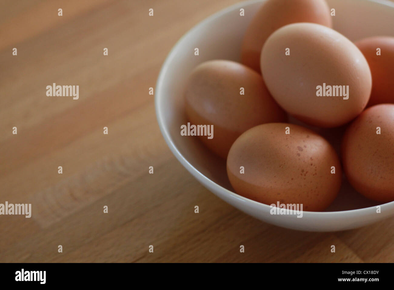 Eiern in Schüssel Stockfoto