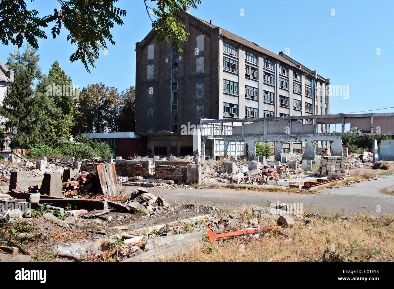 Fabrik, alte, ruinieren, Maschinen, Werkzeug, Fenster, Sonne, gebrochen Stockfoto