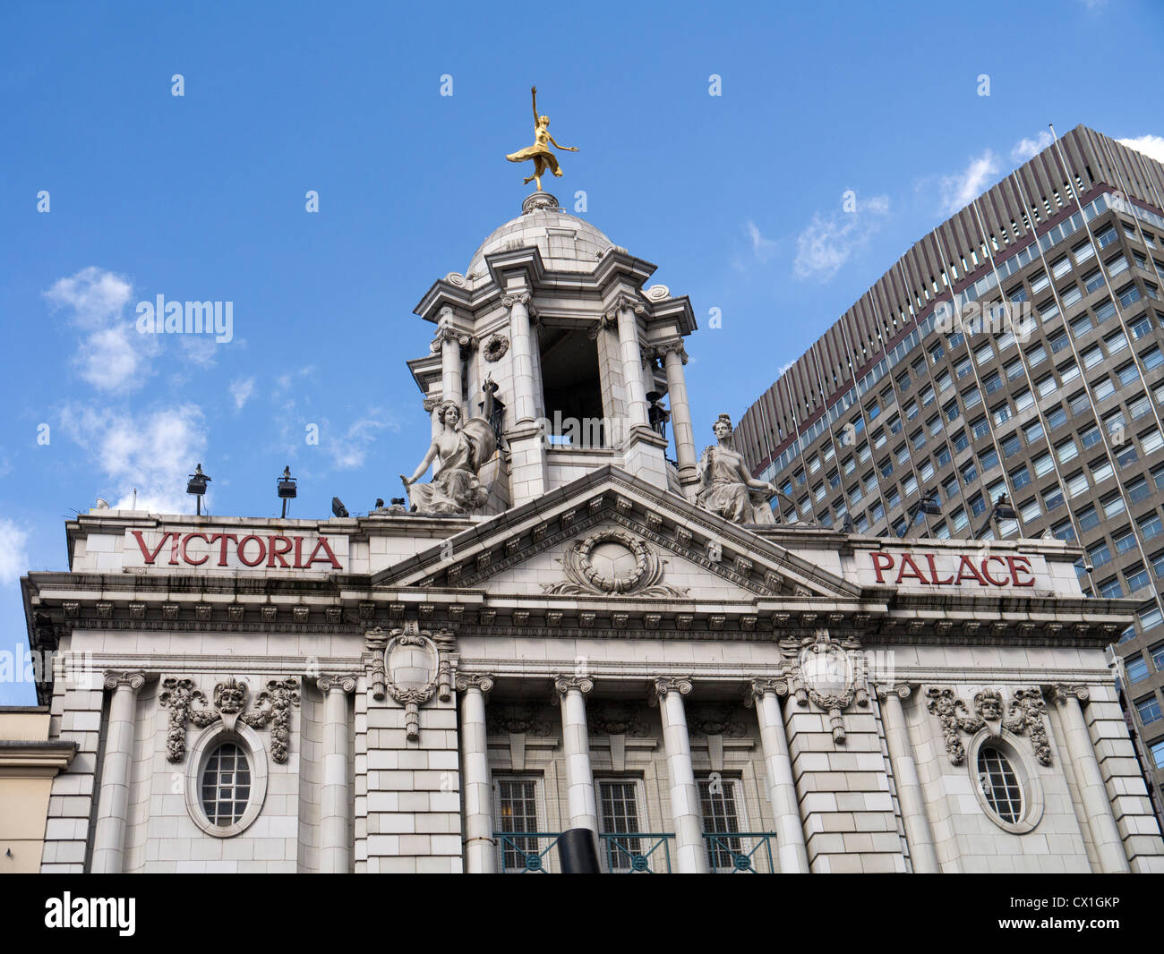 Das Victoria Palace Theatergebäude Detail in London, England. Stockfoto