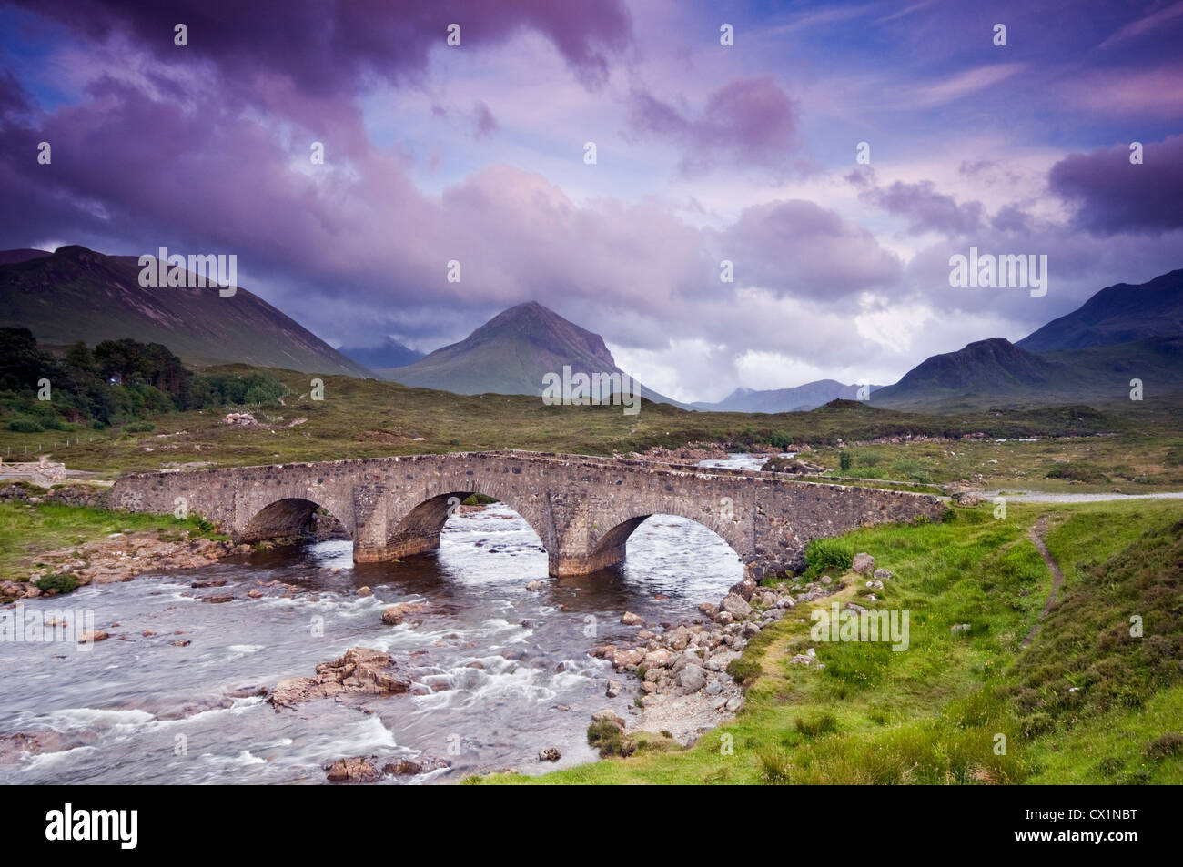 Sonnenuntergang am Sligachan Brücke auf die Isle Of Skye, Schottland, UK Stockfoto