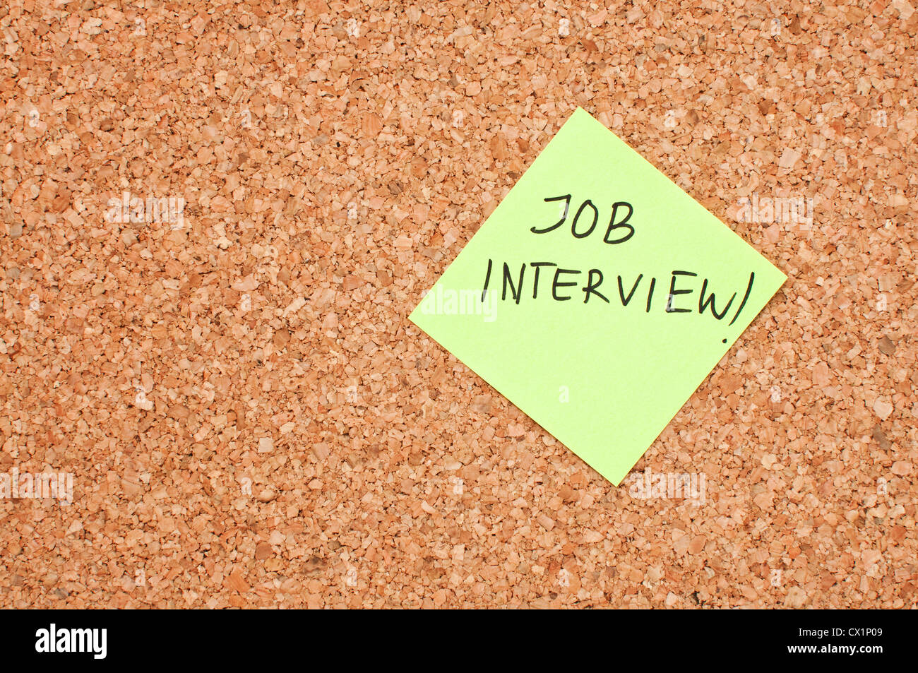 Job interview Notiz auf einer Pinnwand Speicher Stockfoto