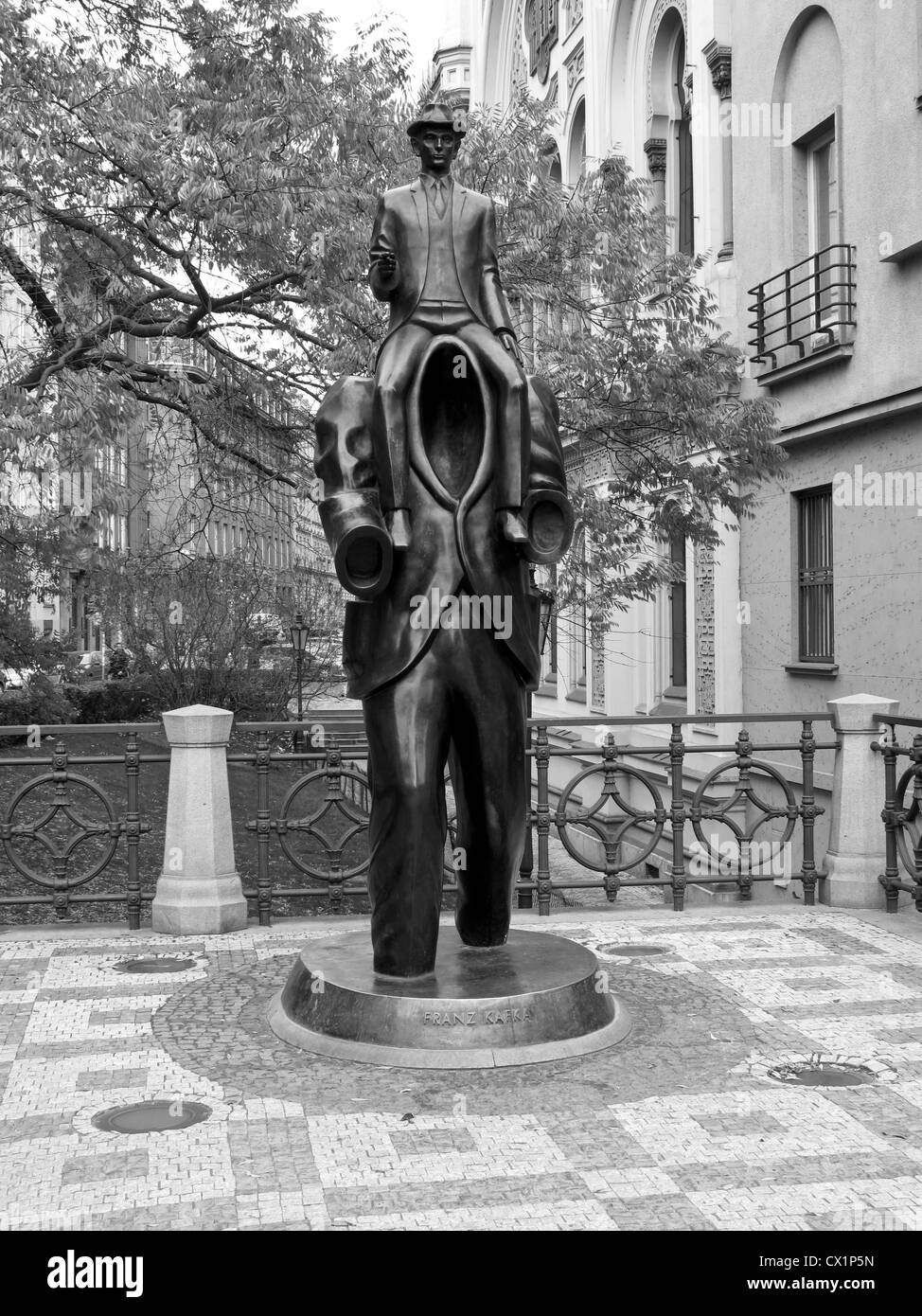 Franz Kafka-Statue im alten jüdischen Viertel Prag, Tschechische Republik, Europa Stockfoto