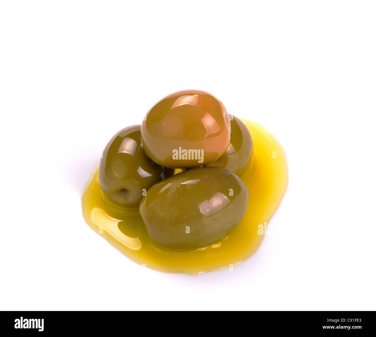 Oliven-Öl ausgießen. Olivenöl gießen Stockfoto