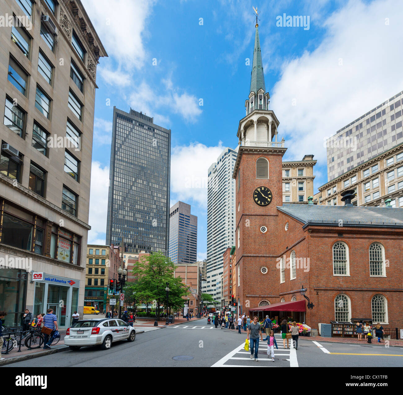 Sehen Sie Washington Straße mit Blick auf das Old South Meeting House, Boston, Massachusetts, USA Stockfoto