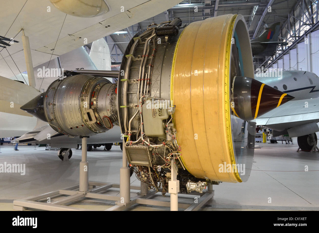 Rolls-Royce Trent 800 Turbofan-Triebwerk auf dem Display an Duxford Stockfoto
