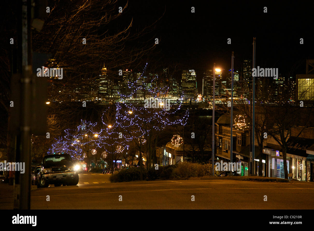 Nachtaufnahme, Lonsdale Ave., North Vancouver, Weihnachten Stockfoto